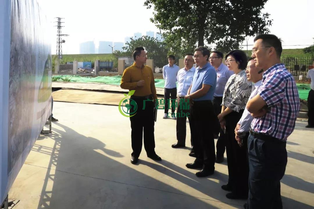 佛山（shān）生態環境局局（jú）長楊永泰（tài）在南海（hǎi）區獅山鎮開展水（shuǐ）環境整治調研(圖1)