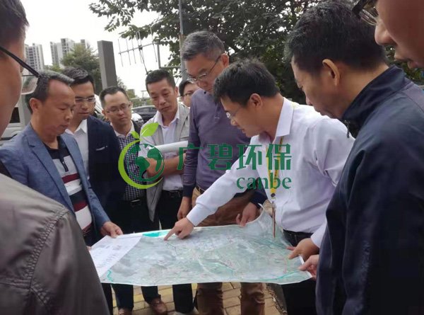大良街道（dào）、順控環保水務等領（lǐng）導到金陡湧黑臭水體治理現（xiàn）場視察工作(圖1)