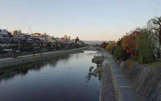 城市河道生態治理（lǐ）與景觀提升策略 —“複式藍線管理”(圖1)